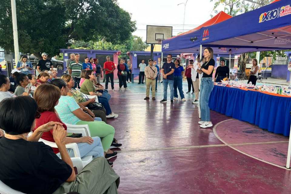 Alcaldesa Elizabeth Nino Encabezo Entrega De Medicamentos A Vecinos Y Lideres Comunitarios En Naguanagua