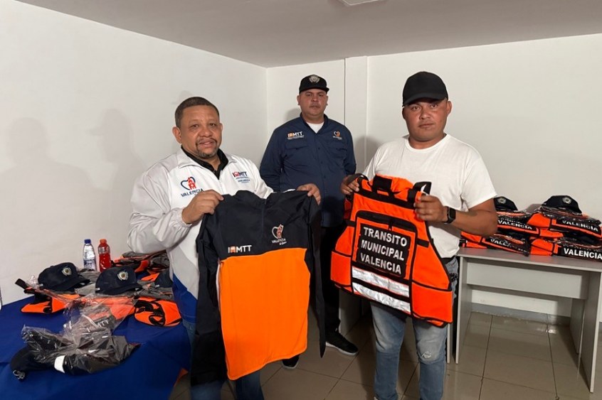 Alcaldia De Valencia Dota De Uniformes A Inspectores Del IAMTT Y Activa Pruebas Antidopaje Para Transportistas