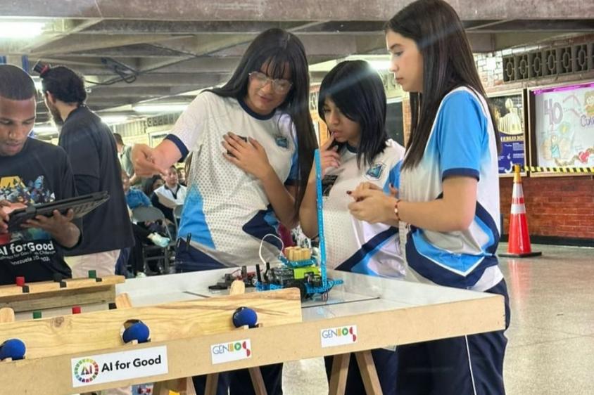 24 Equipos Participaron En Competencia Nacional De Robotica Organizada Por Genios Consultoria