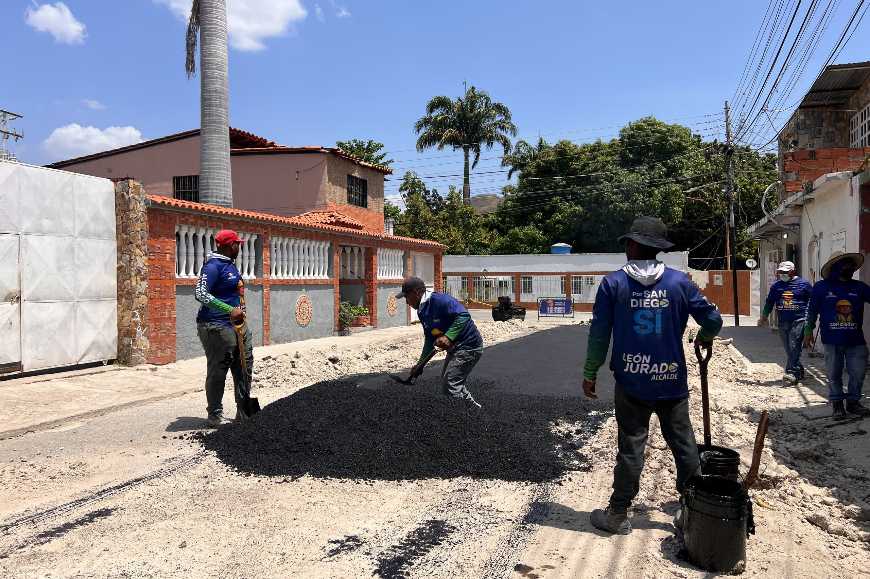 Alcaldia De San Diego Avanza En La Recuperacion De Las Calles De Campo Solo Afectadas Por Rotura De Tuberias De Aguas Negras