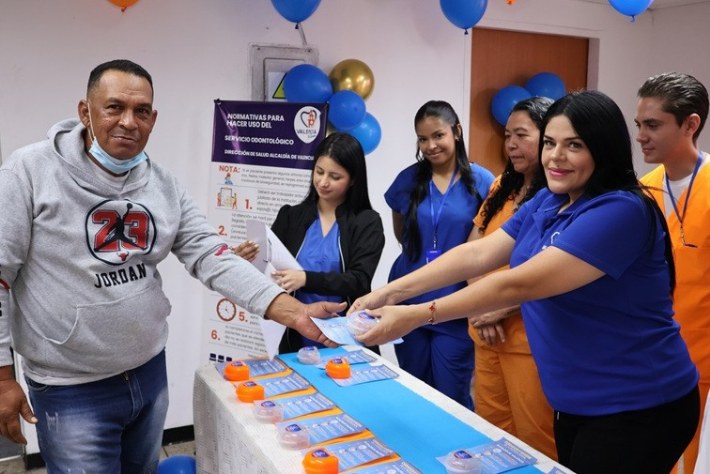 Alcaldia De Valencia Entrega Protesis Dentales Para Fortalecer La Salud Bucal De Los Valencianos