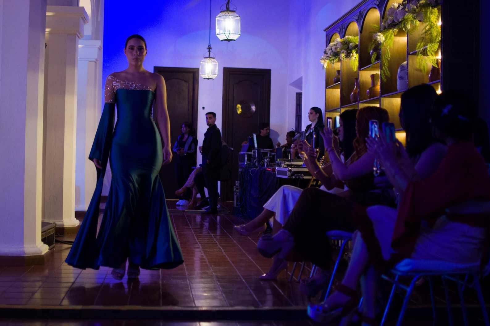 Desfile Valencia Real Presento La Primera Promocion De Diseno De Moda De SAFF Academy