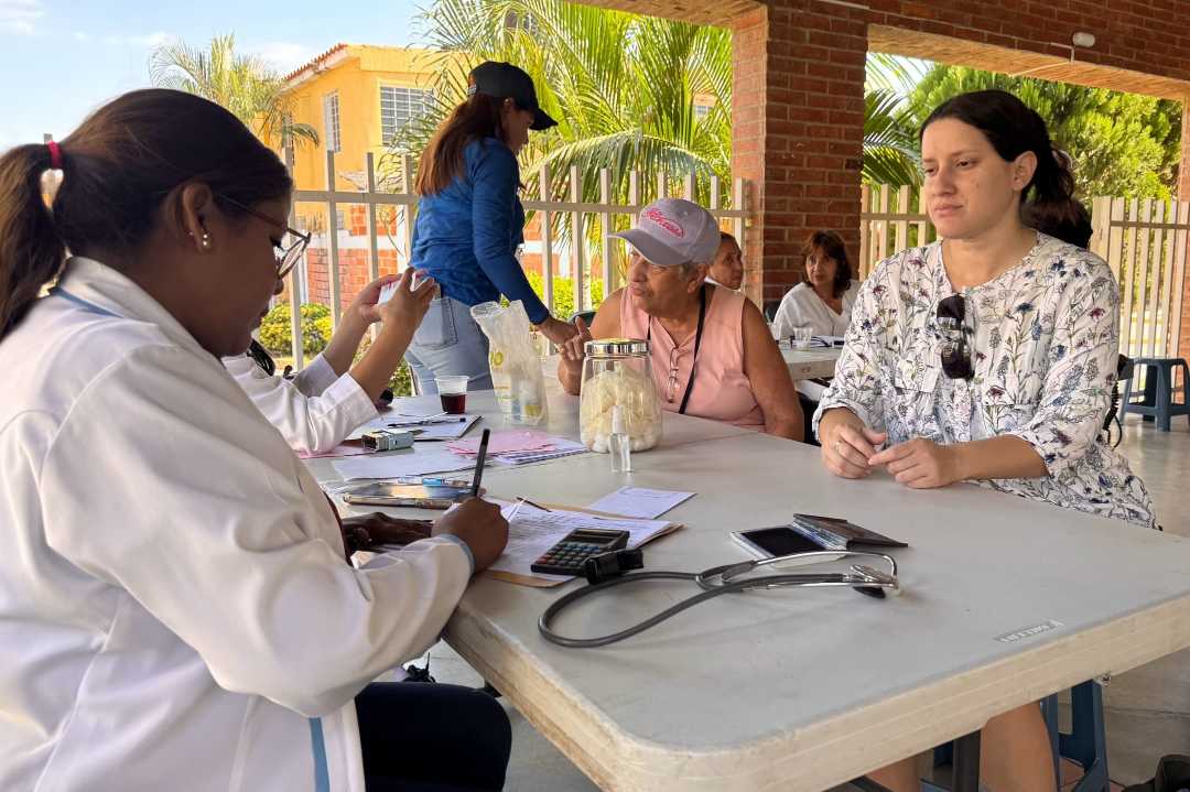 Vecinos De San Diego Reciben Atencion Medica Y Vacunacion A Mascotas Con Programa Alcaldia En Tu Comunidad