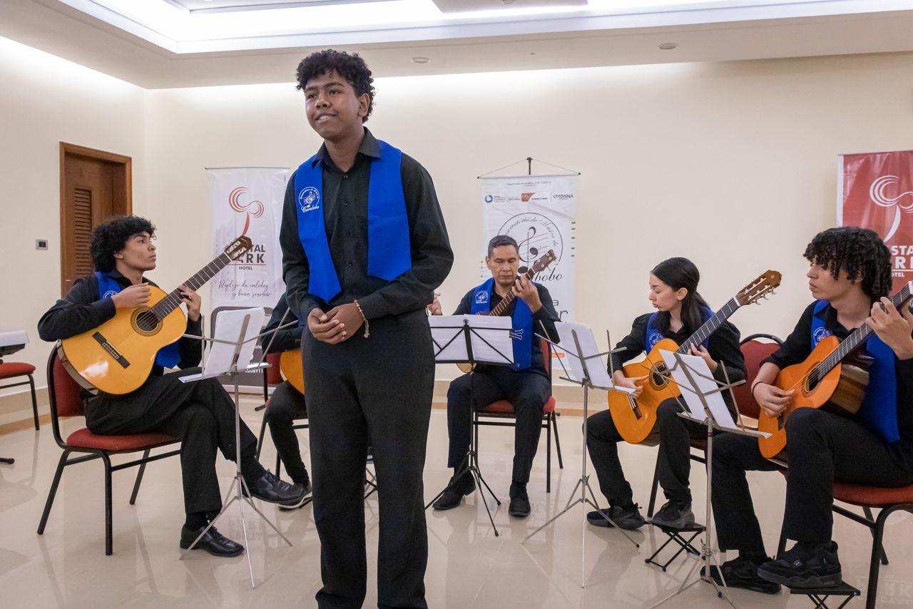 CMC Arriba A Su Aniversario 36 Como El Centro De F