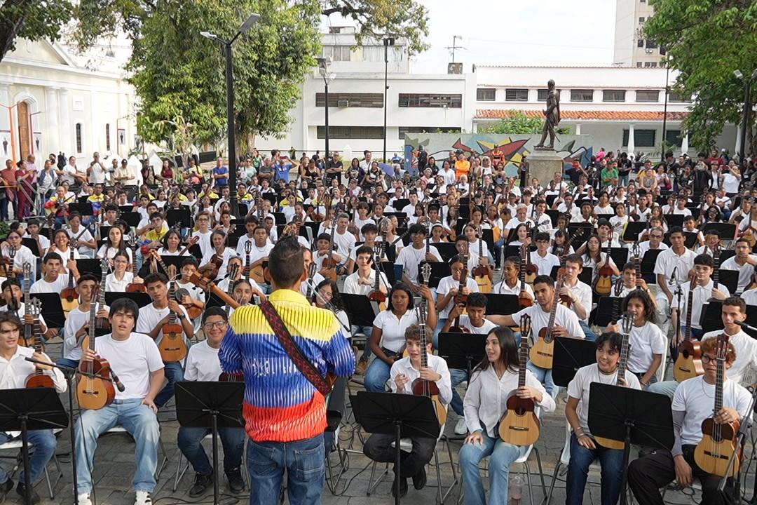 Mas De 400 Artistas Participaron En Concierto 1
