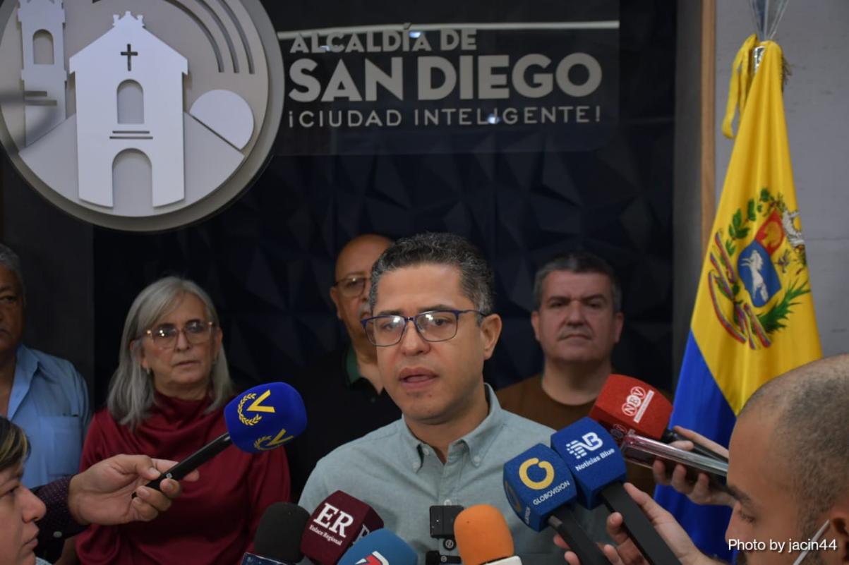Leon Jurado La Coordinacion Logistica De La Alcaldia De San Diego Fue Clave Para Que Corpoelec Lograra Instalar El Nuevo Transformador