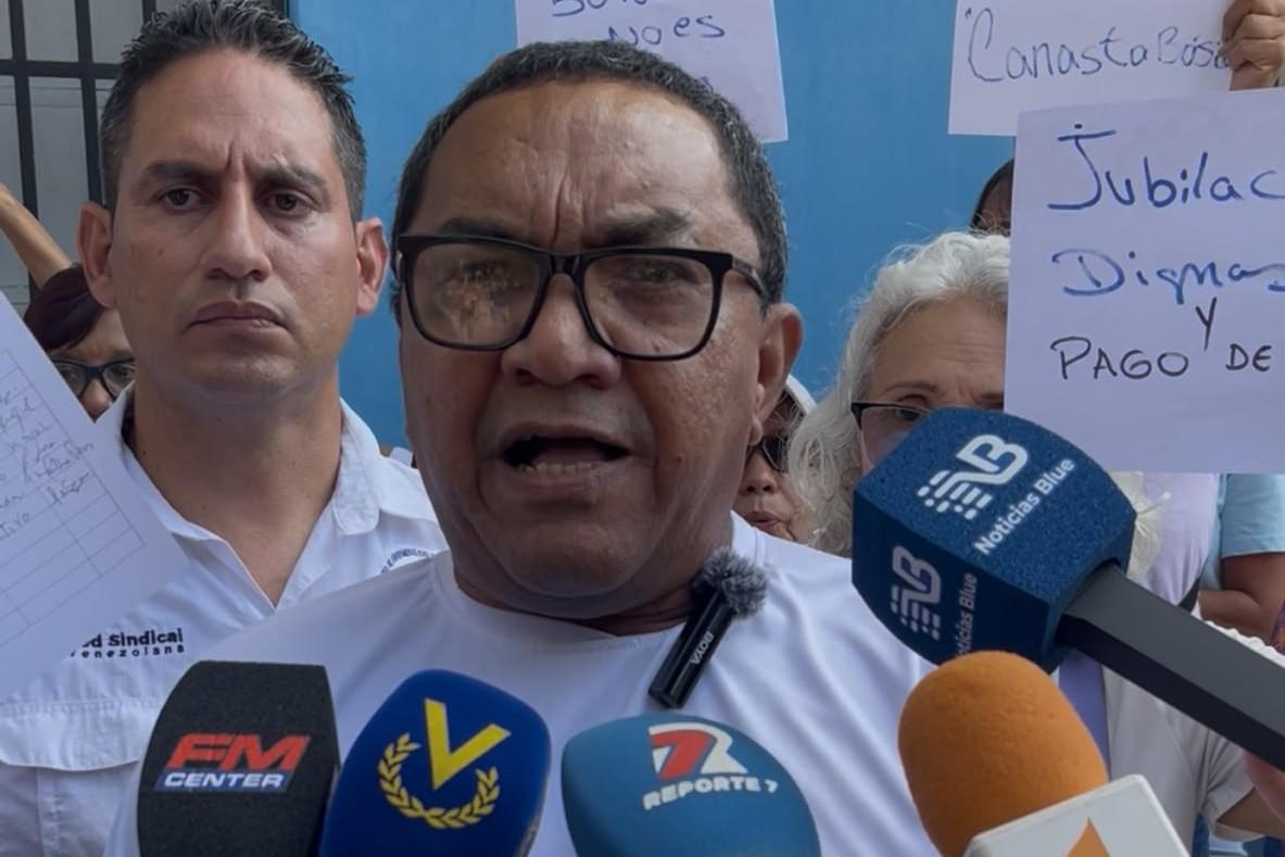 Enfermeros Marcharan Hacia El Palacio De Miraflore